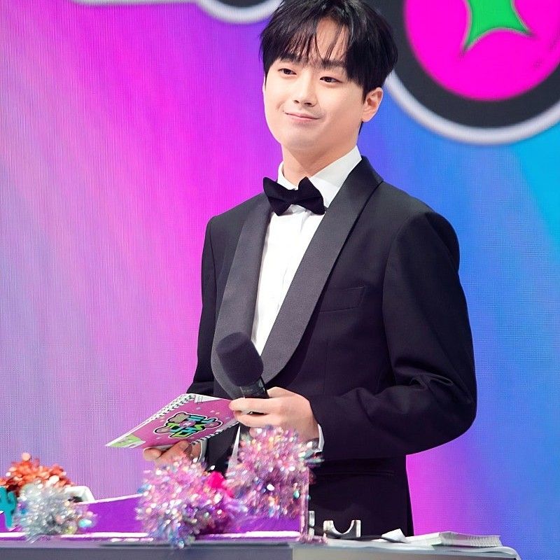 李灿元的近期活动照