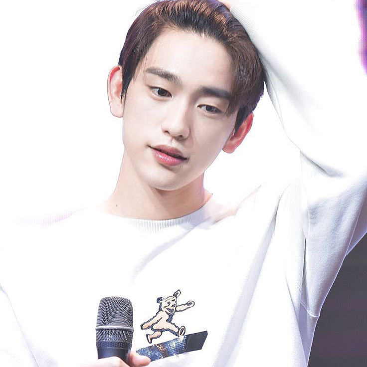 Recent activity shot of Park Jinyoung
