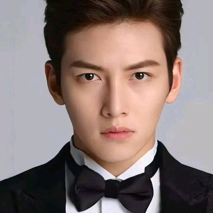 粉丝拍下的池昌旭瞬间