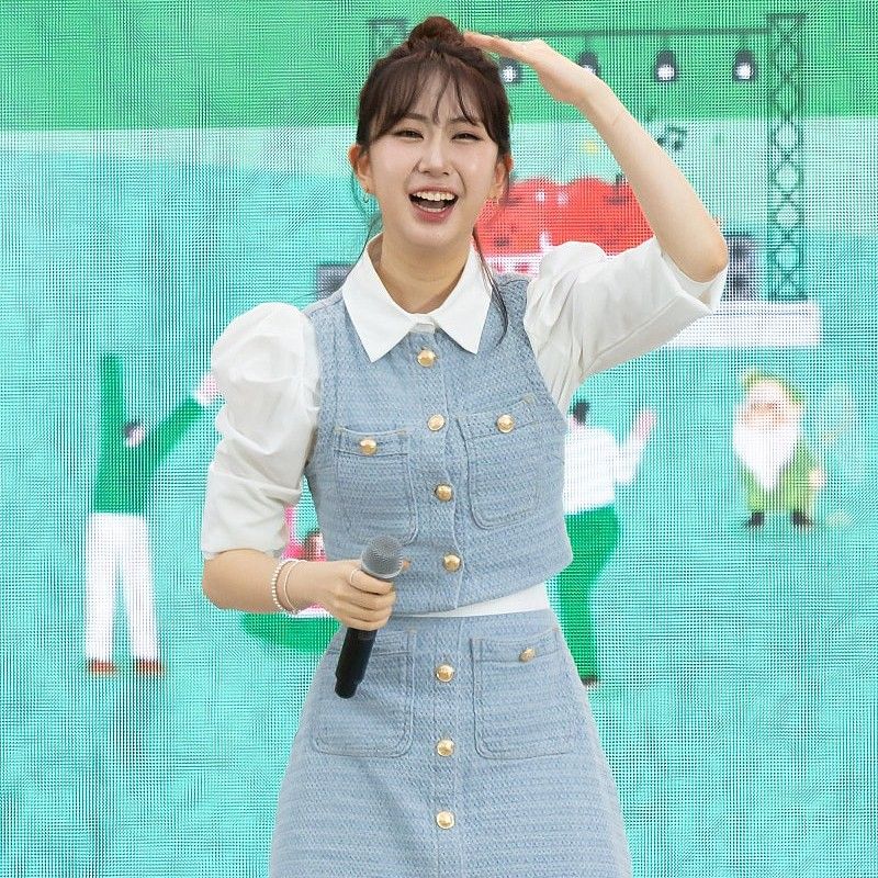 Momen yang diabadikan oleh penggemar Jeon Yujin