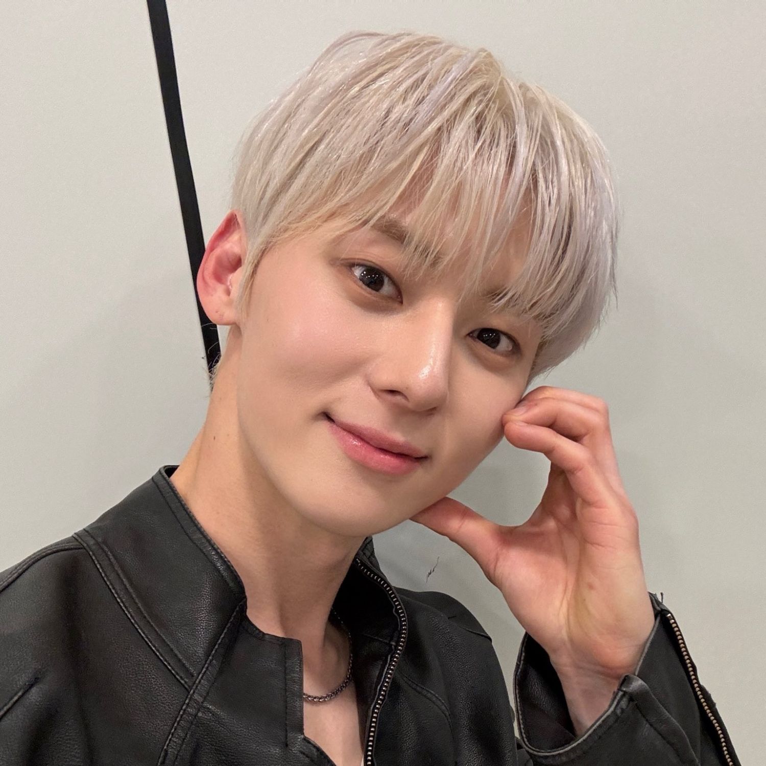 Behind-the-scenes cut of Hwang Minhyun