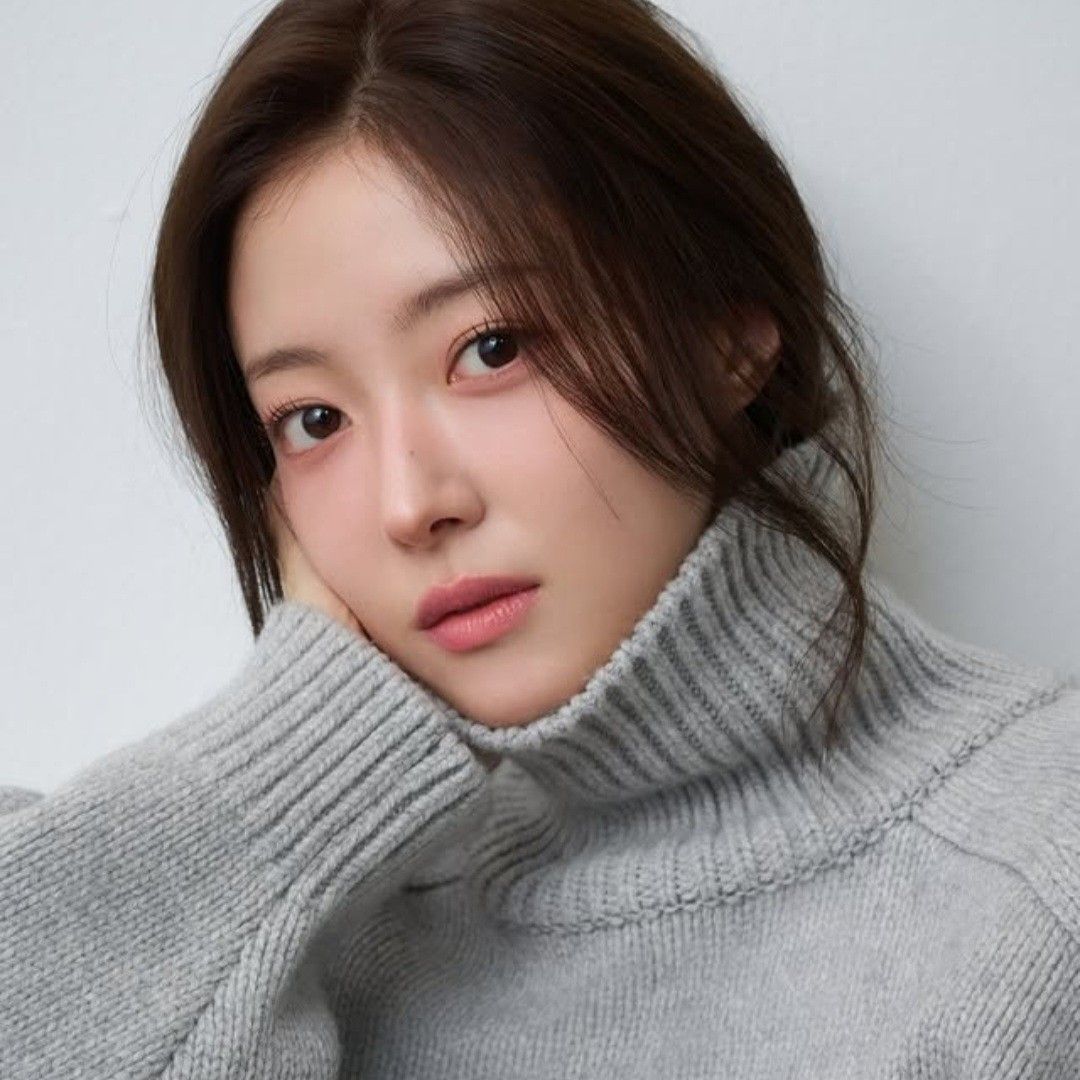 Recent activity shot of Lee Seyoung