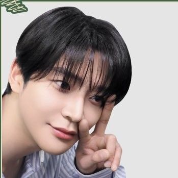Behind-the-scenes cut of Rowoon