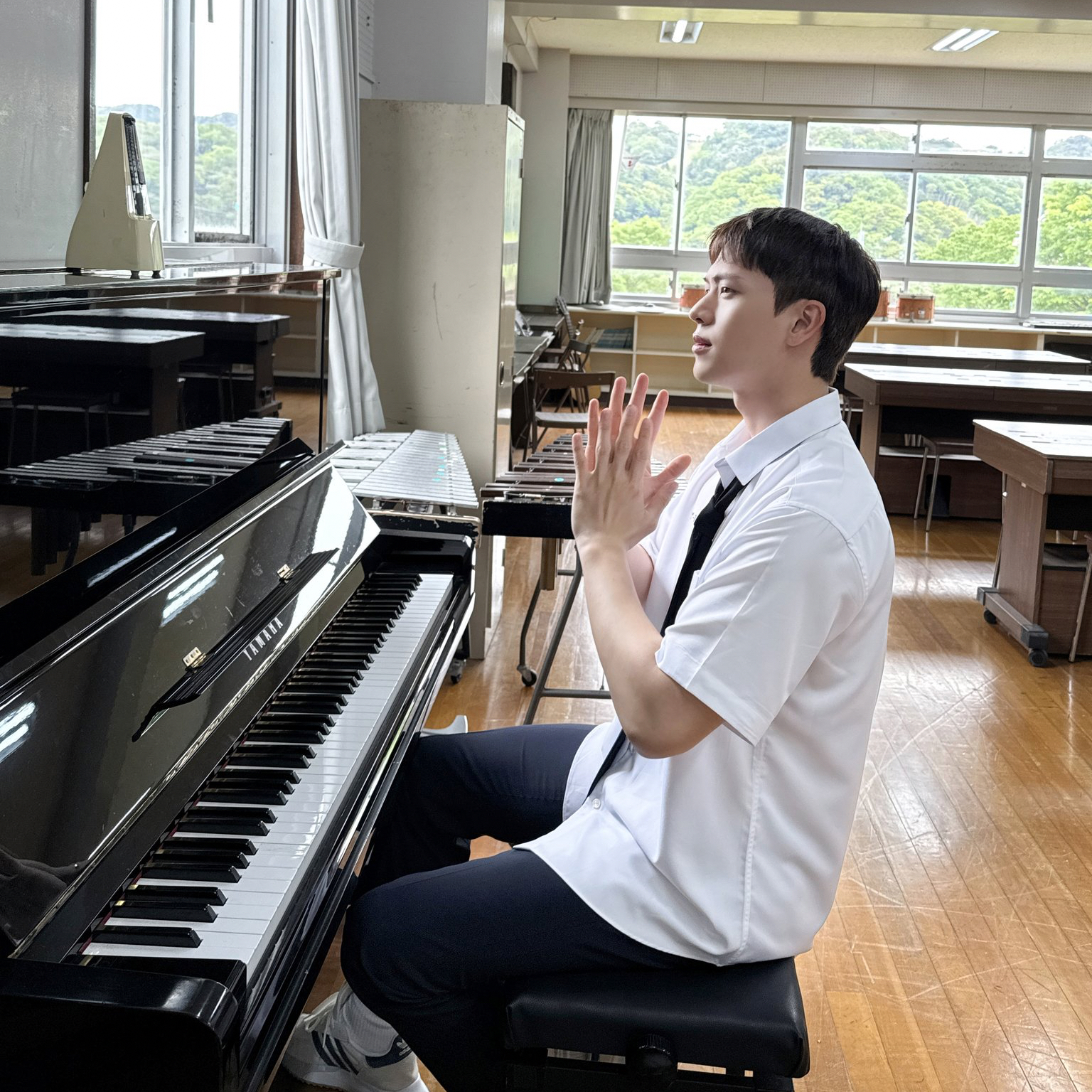 A moment captured by a fan of Yook Sungjae