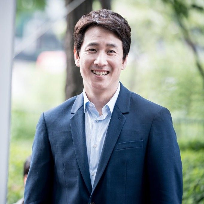 Recent activity shot of Lee Sunkyun