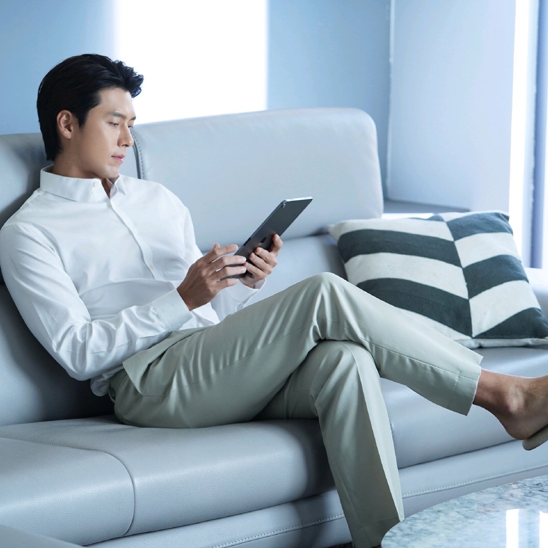 Latest photo of Hyun Bin
