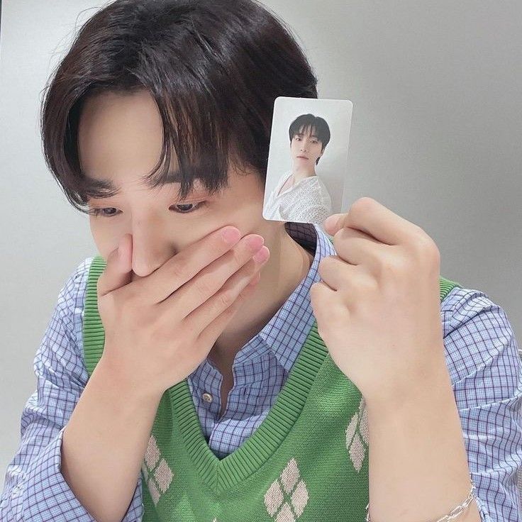 Behind-the-scenes cut of Lee Junho