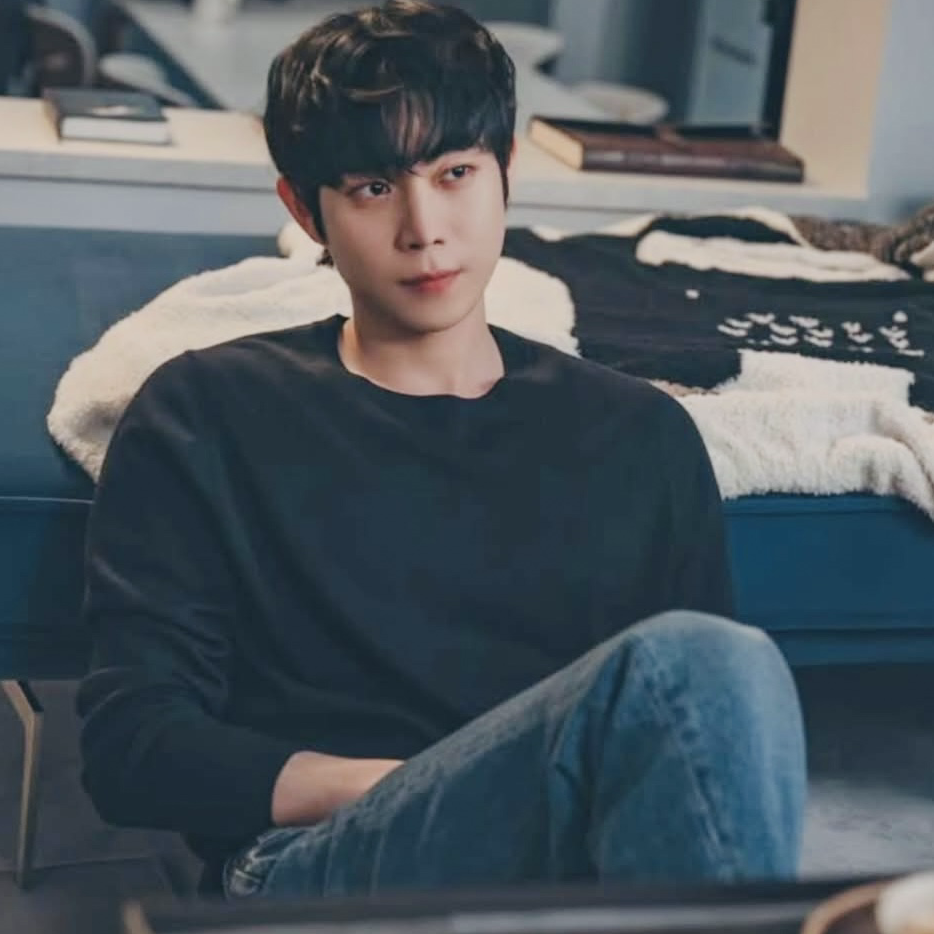 Behind-the-scenes cut of Kim Youngdae