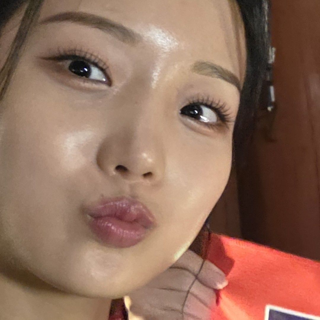 A moment captured by a fan of Kim Soyeon (2004)