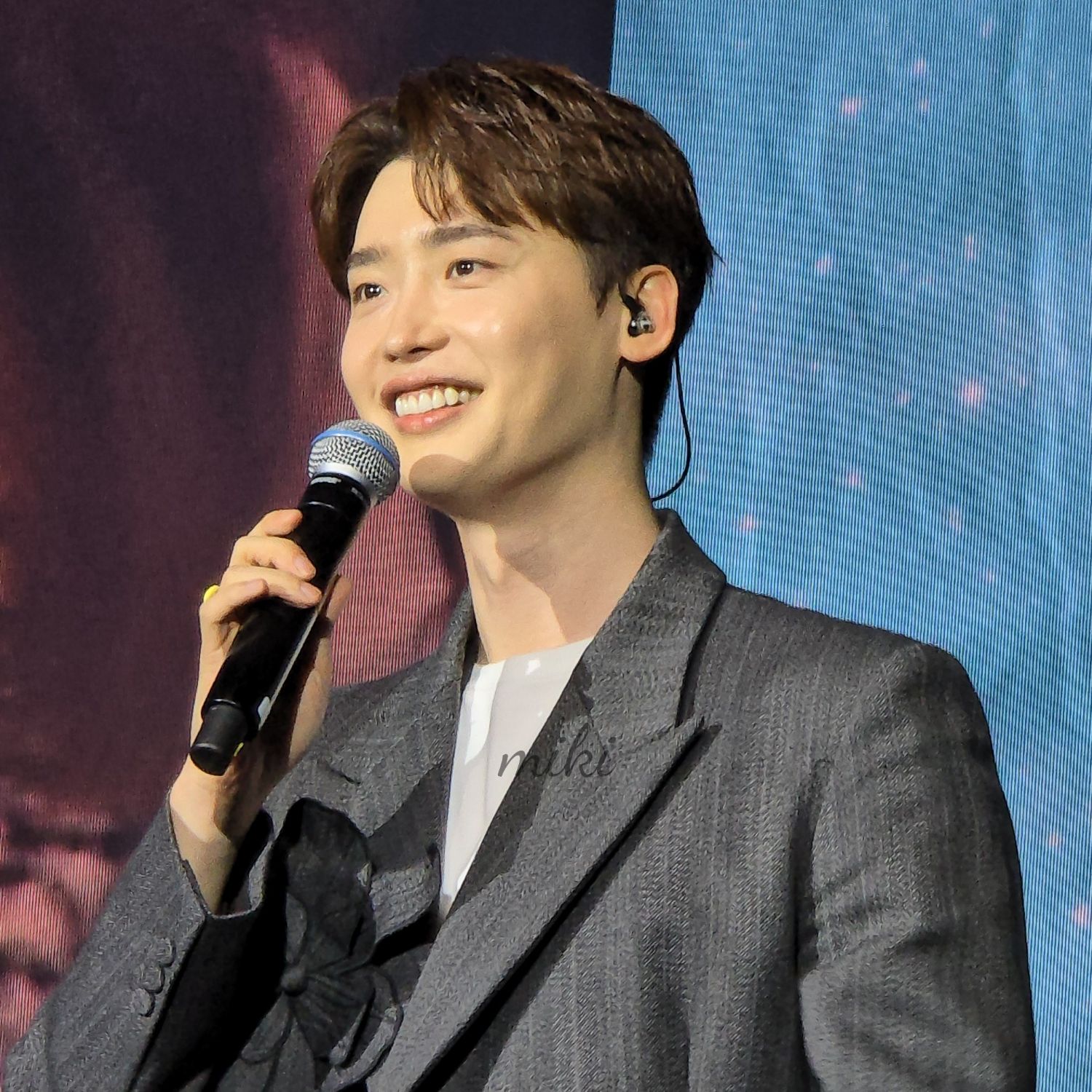 粉絲拍下的李鍾碩瞬間