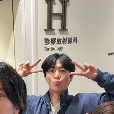 Behind-the-scenes cut of Kim Mujun