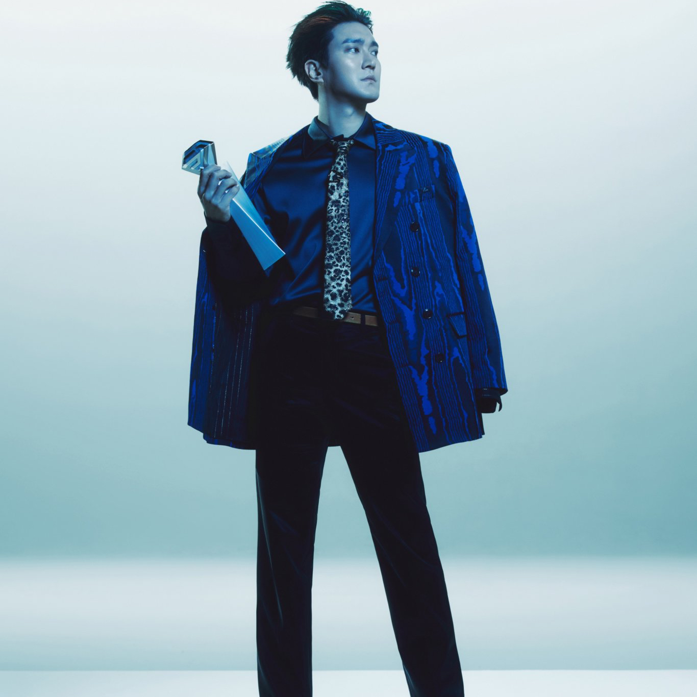 Behind-the-scenes cut of Choi Siwon