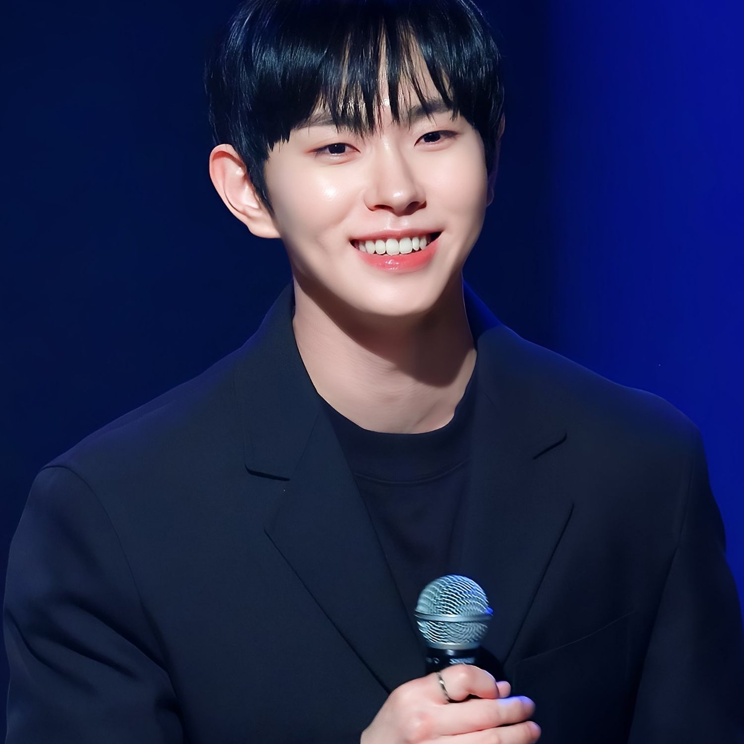 Recent activity shot of Lee Byeongchan
