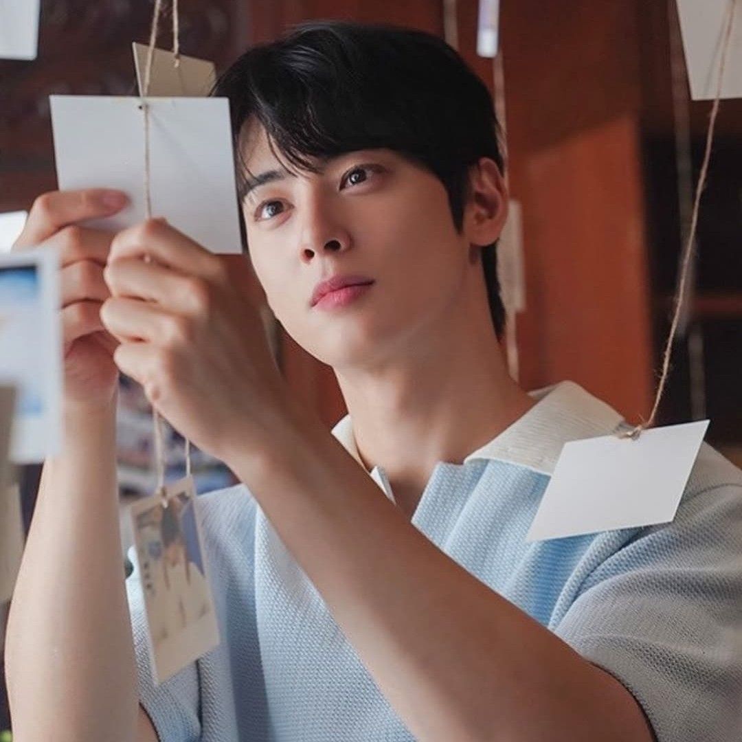 Recent activity shot of Cha Eunwoo