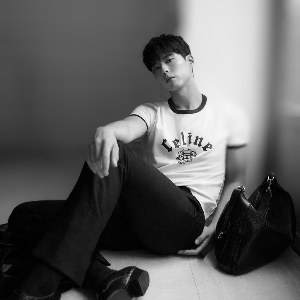 Behind-the-scenes cut of Park Bogum