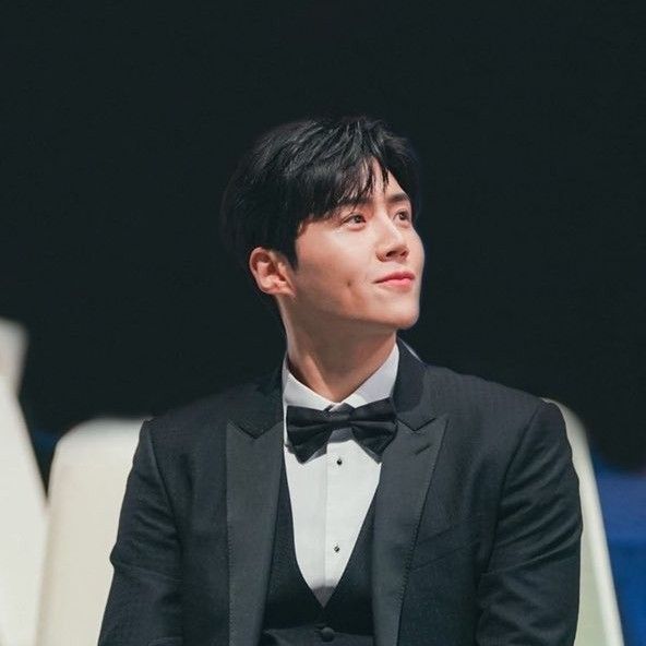 粉絲拍下的金宣虎瞬間