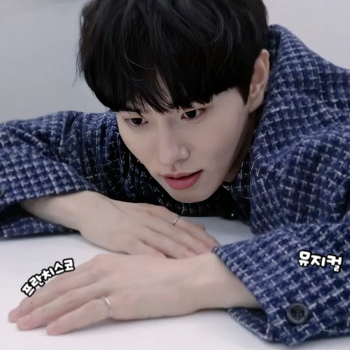 A moment captured by a fan of Lee Byeongchan