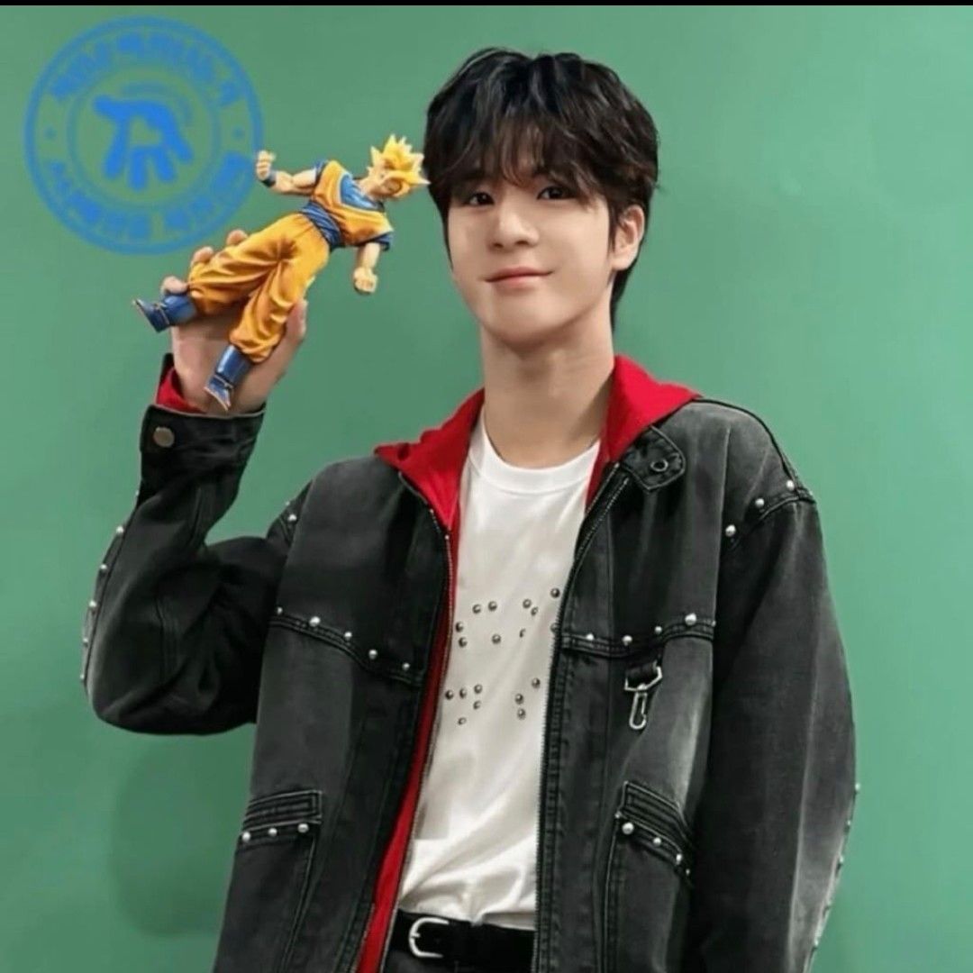 Recent activity shot of Jeong Dongwon