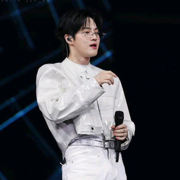 Cuplikan di balik layar dari Suho