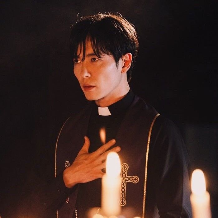 粉絲拍下的金材昱瞬間