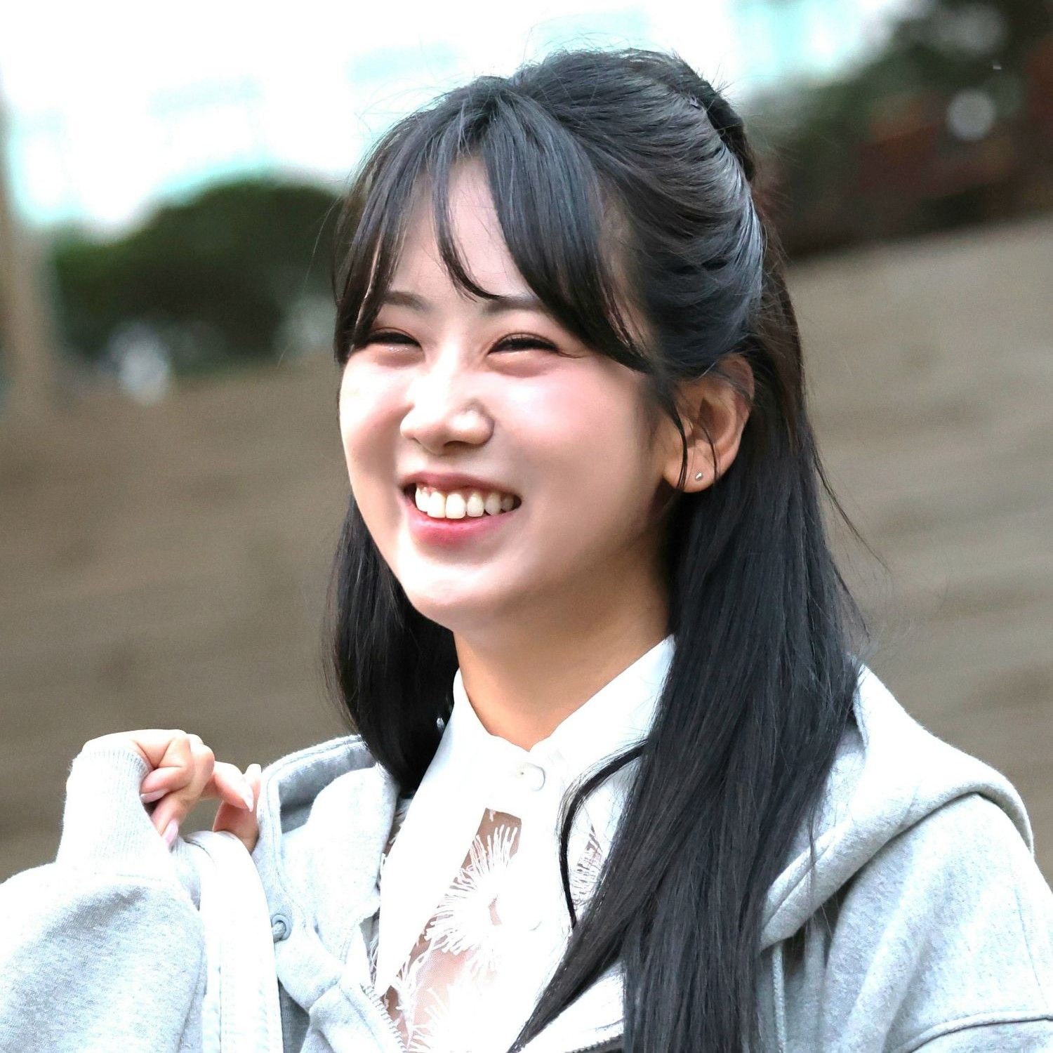 A moment captured by a fan of Kang Hyeyeon