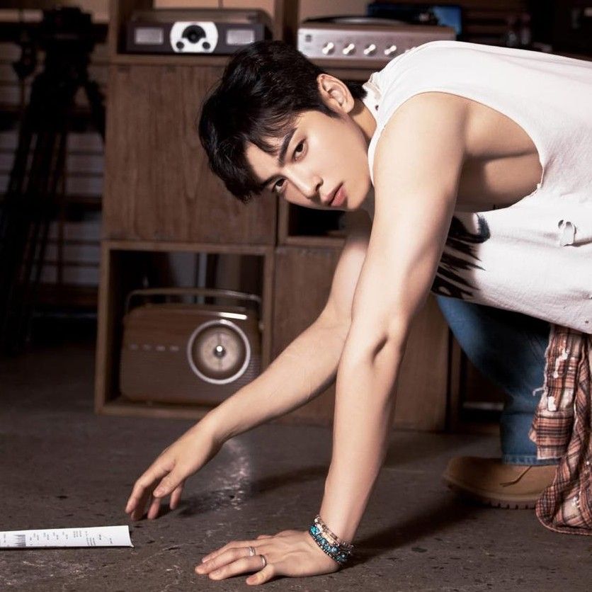 Foto kegiatan terbaru dari Cha Eunwoo