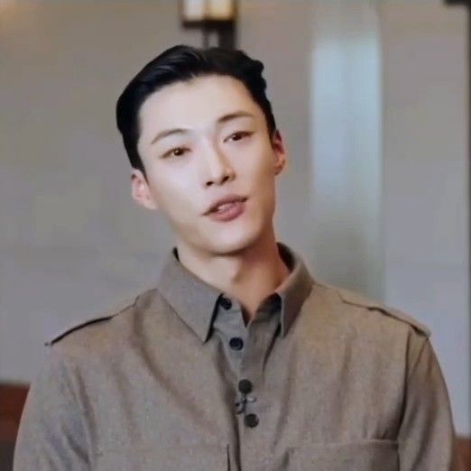 Behind-the-scenes cut of Woo Dohwan