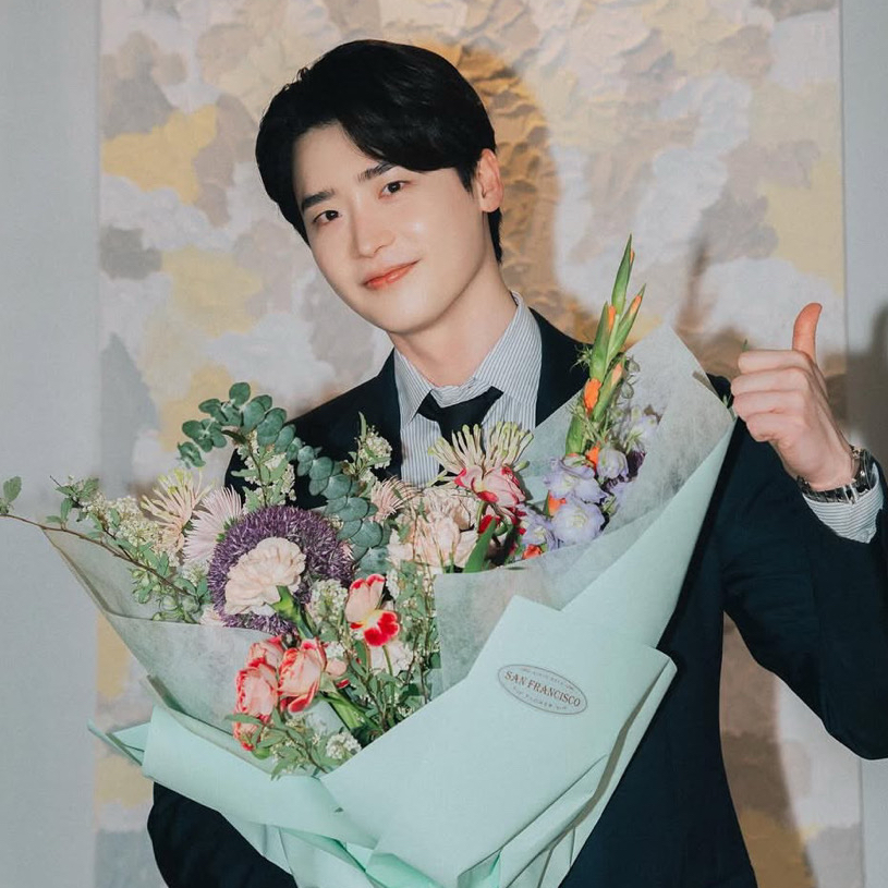 A moment captured by a fan of Lee Jongsuk