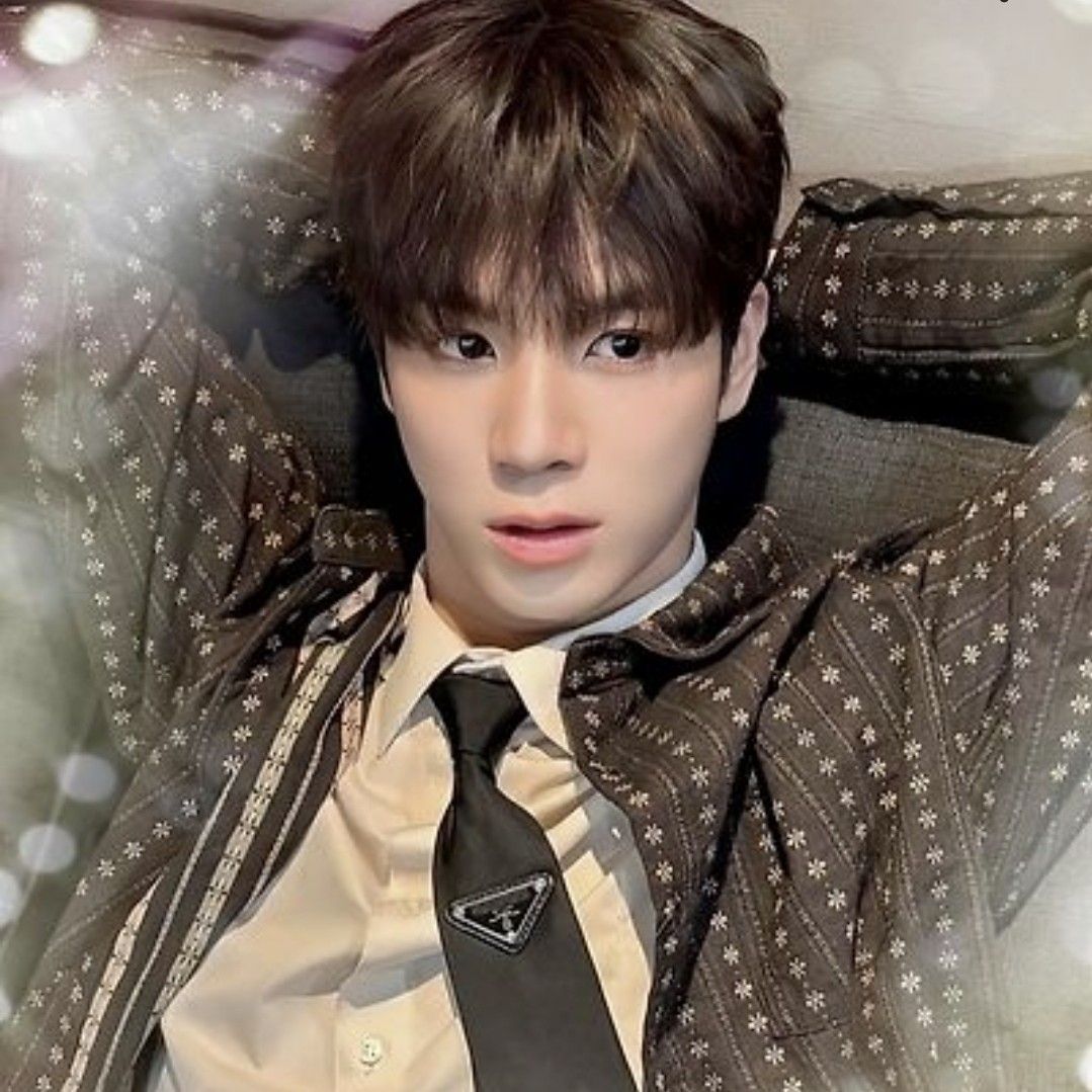 Behind-the-scenes cut of Jeong Dongwon