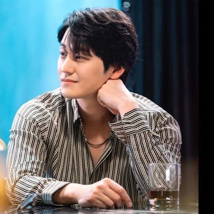 Behind-the-scenes cut of Kim Bum