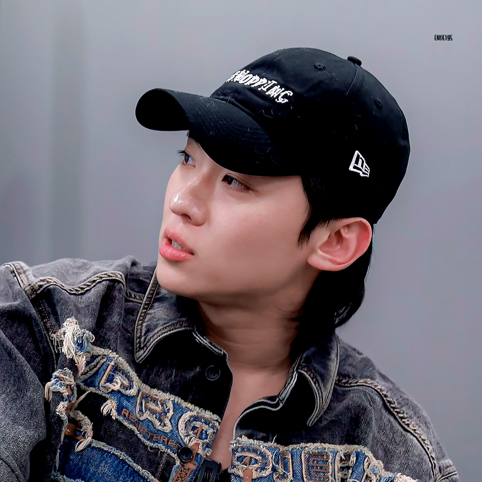 A moment captured by a fan of Dex