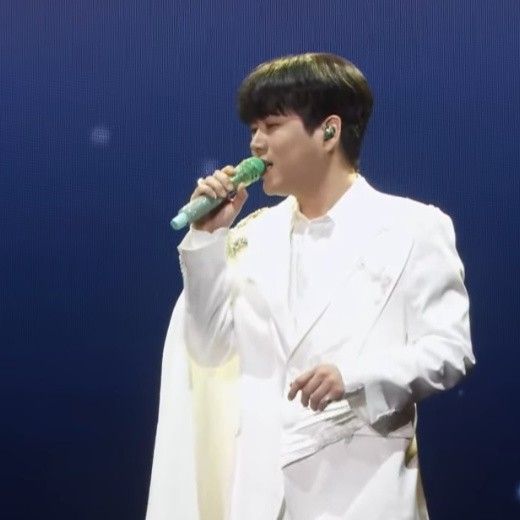 Behind-the-scenes cut of Hwang Youngwoong