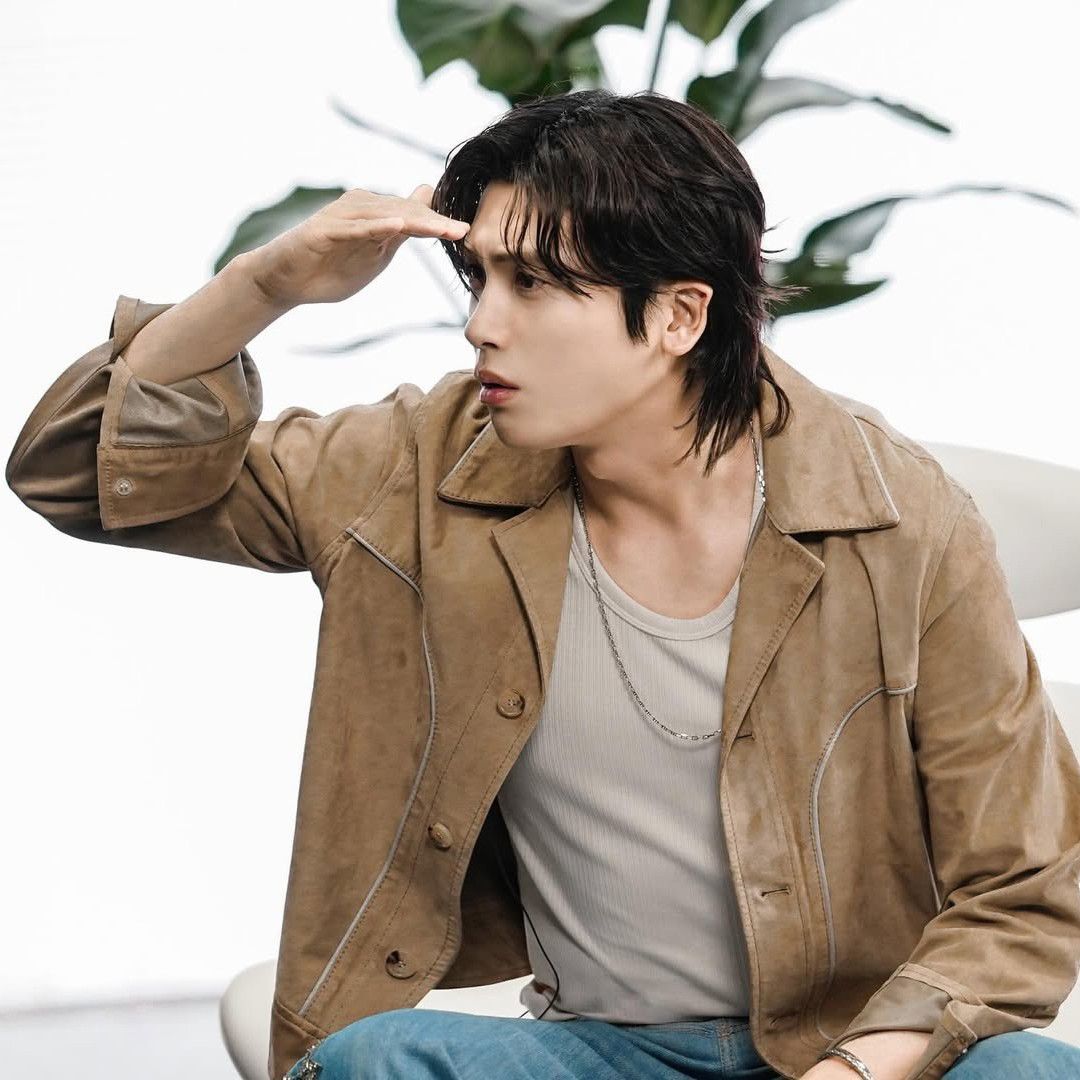 Latest photo of Park Hyungsik