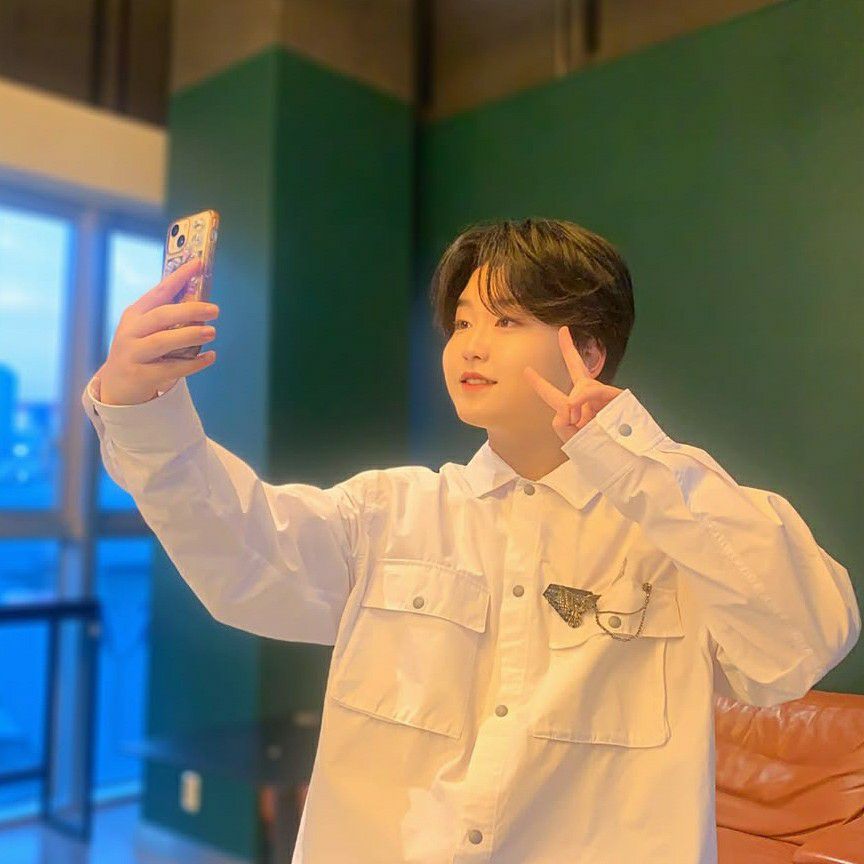 Behind-the-scenes cut of Park Sungon