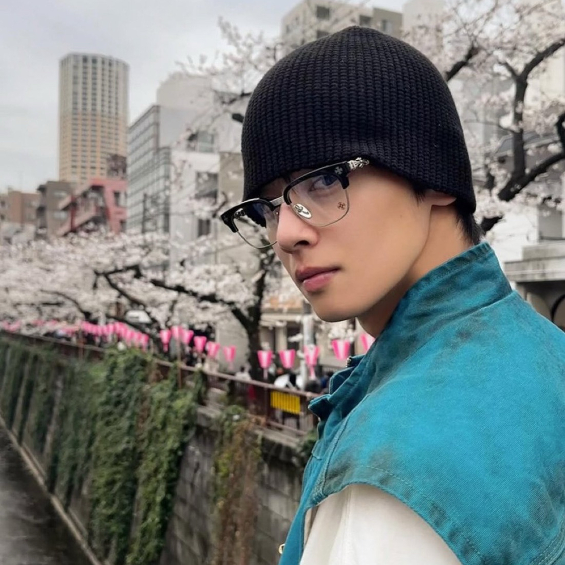 A moment captured by a fan of Cha Eunwoo