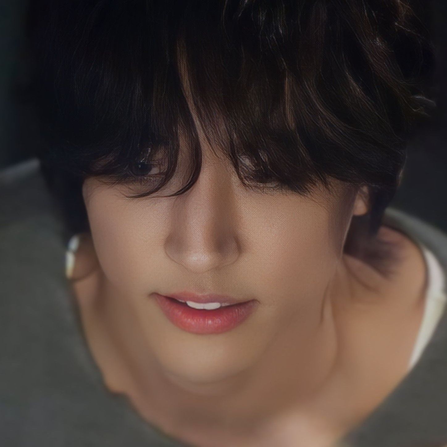 Behind-the-scenes cut of Lee Seungyoon