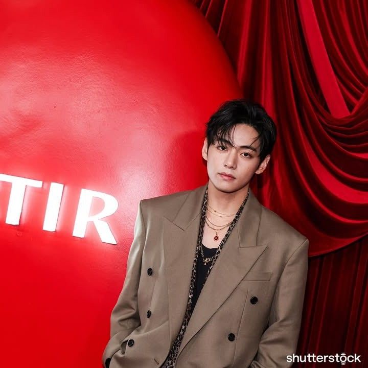 Latest photo of Kim Taehyung (V)