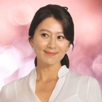 Behind-the-scenes cut of Kim Heeae