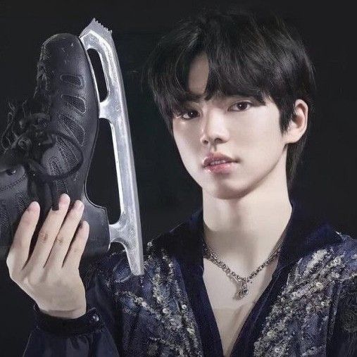 Momen yang diabadikan oleh penggemar Cha Junhwan