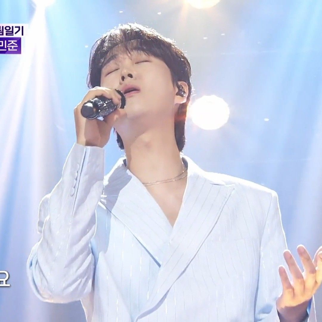 A moment captured by a fan of Song Minjun