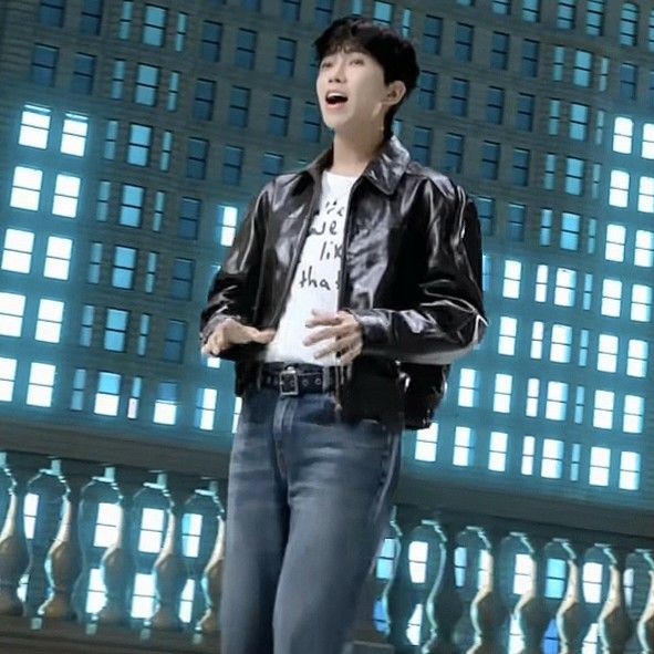 A moment captured by a fan of Lim Youngwoong