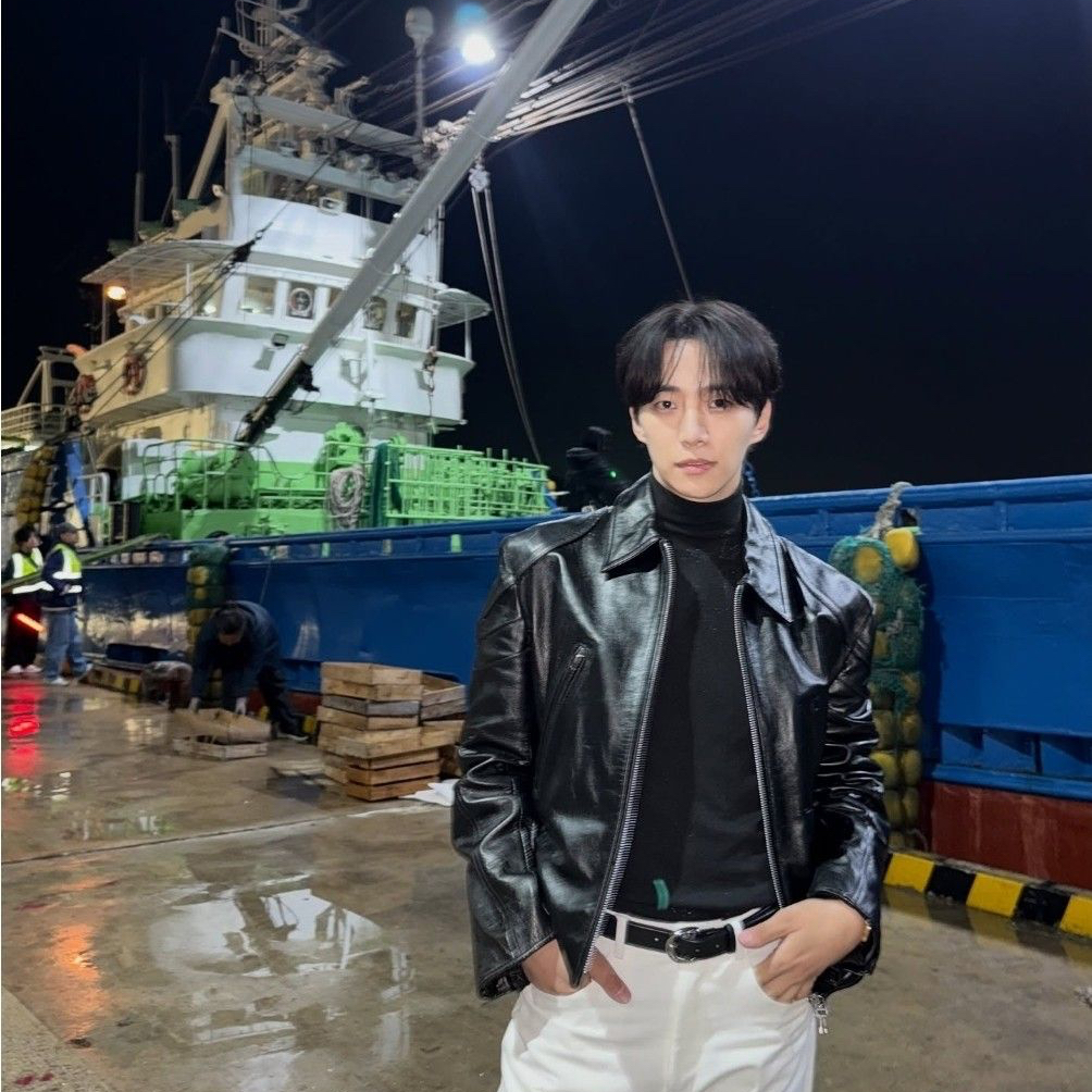 Behind-the-scenes cut of Lee Junho