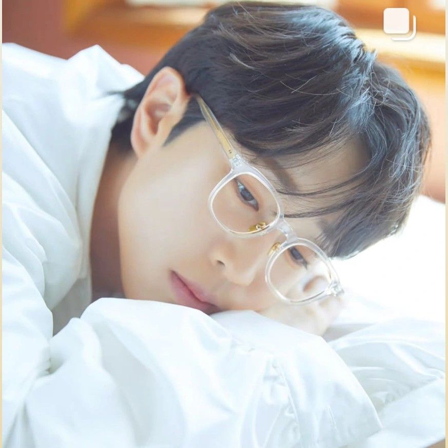 A moment captured by a fan of An Sunghoon