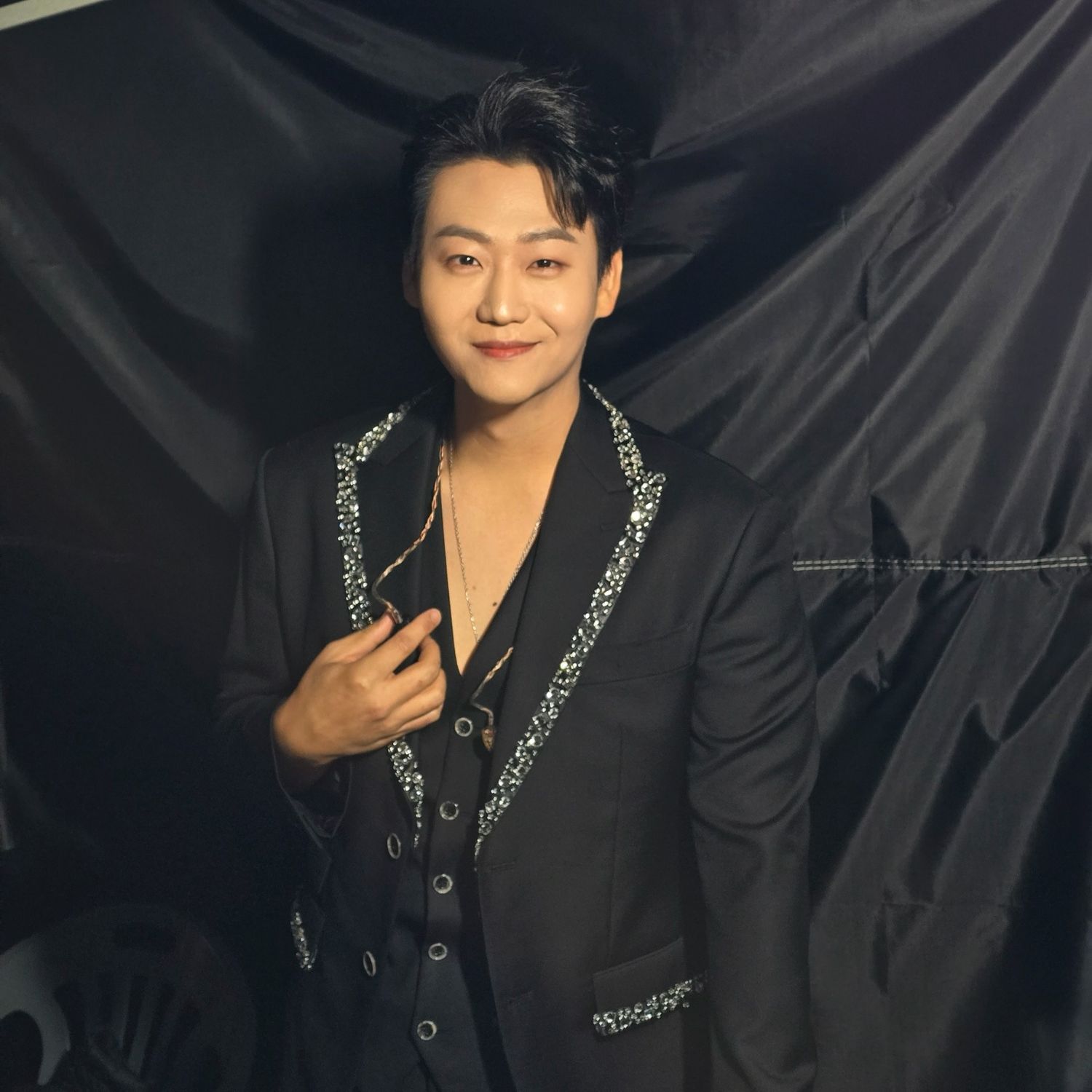 Behind-the-scenes cut of Min Soohyun