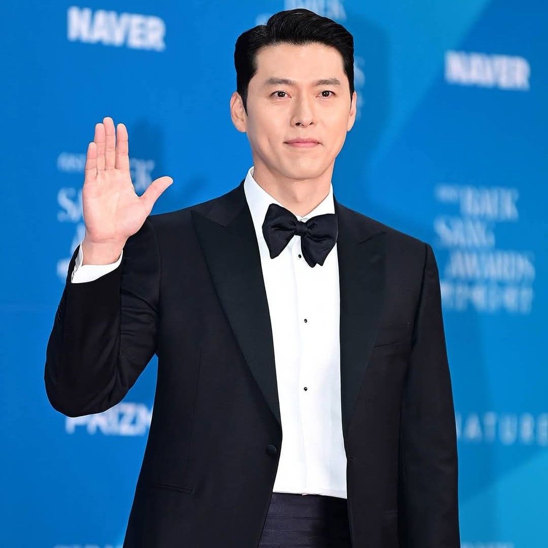 A moment captured by a fan of Hyun Bin