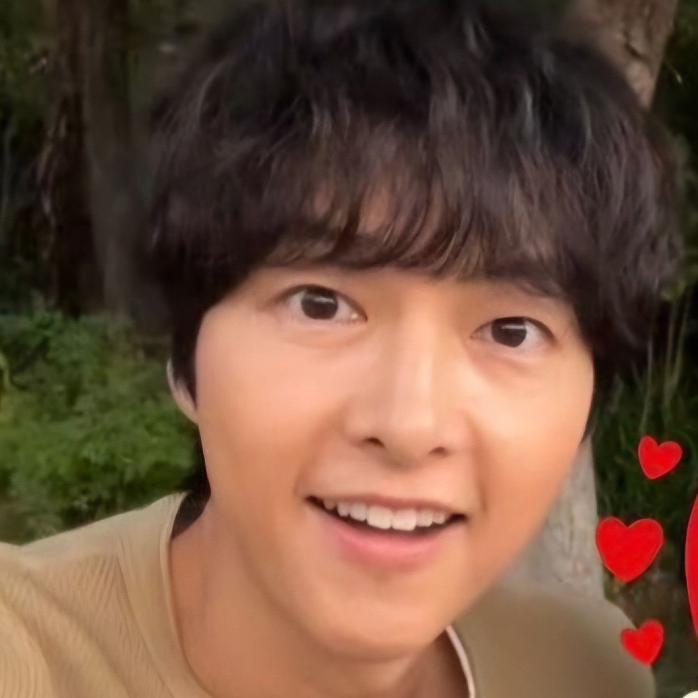 Recent activity shot of Song Joongki