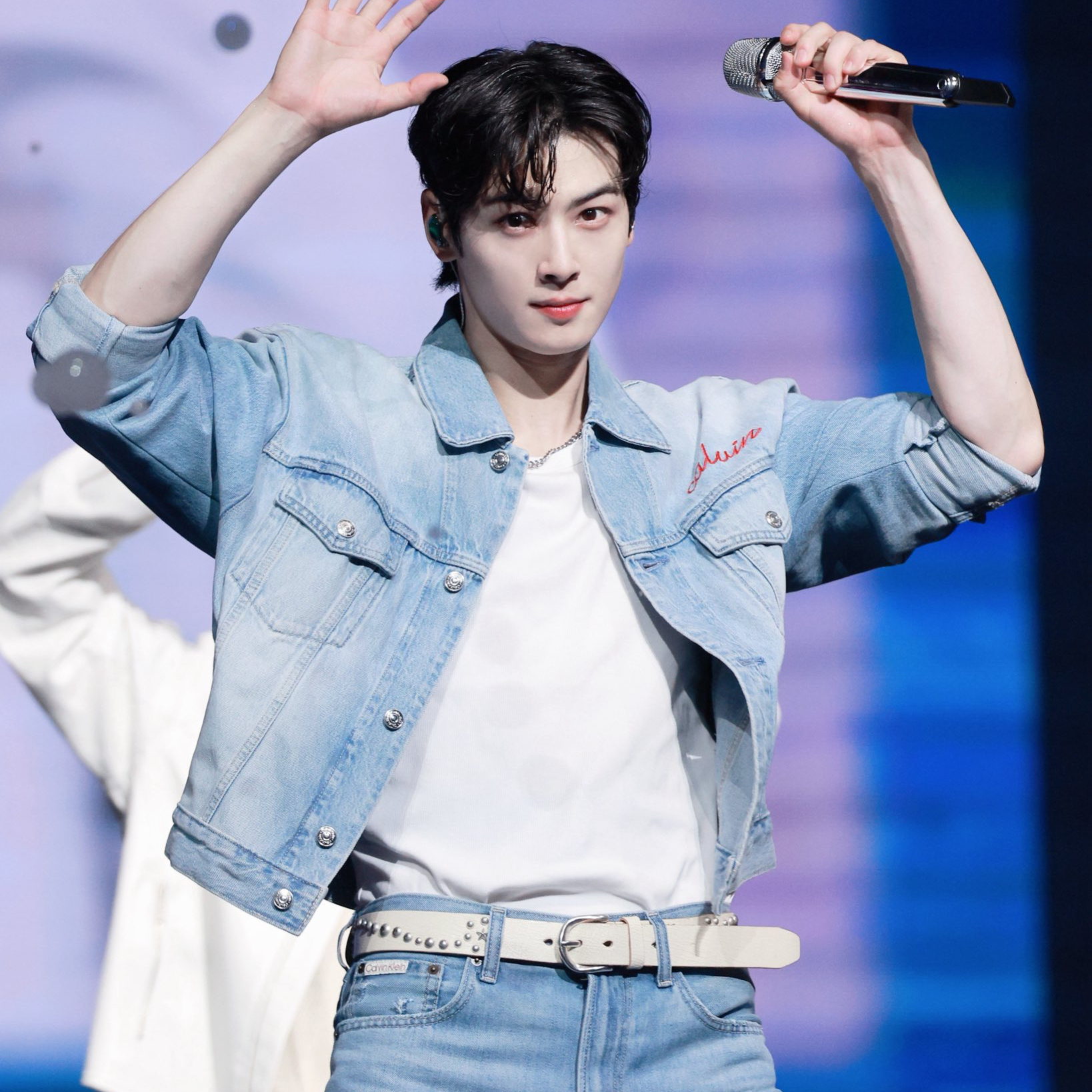 Behind-the-scenes cut of Cha Eunwoo