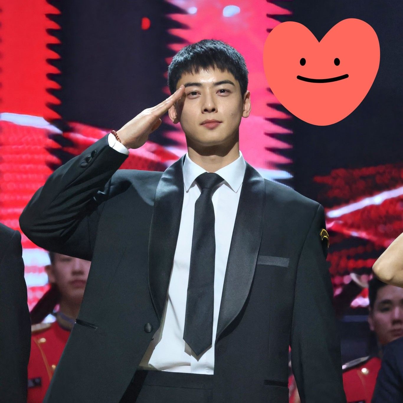 粉丝拍下的车银优瞬间