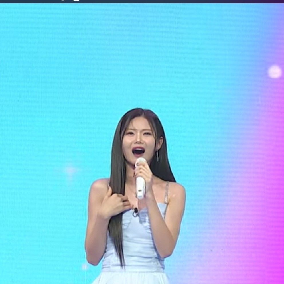 Behind-the-scenes cut of Bae Ahyeon