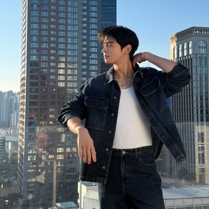 Latest photo of Cha Eunwoo
